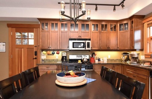 Blind Bay House | 1st. CLASS Waterfront RESORT: Pool/Hot Tub/Clubhouse/Boat Moorage/Patios