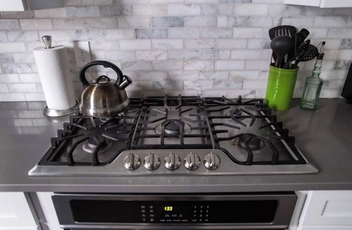 Italian Village House | 1stFL Suite | 5BR Game Room Parking High St .2mi