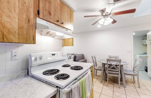 South Gate Ridge House | 2/2 Heated Pool Mins to Siesta Key Beach! 30 night Minimum Stay