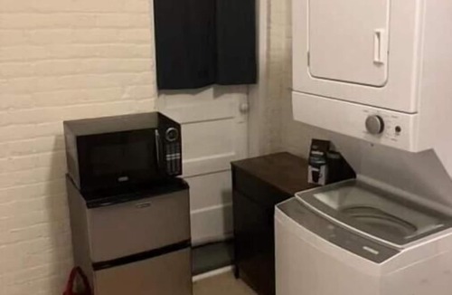 Brightwood Park Apartment | 2 Beautiful Petworth subway transportation walking distance