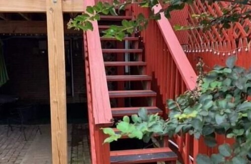 Brightwood Park Apartment | 2 Beautiful Petworth subway transportation walking distance