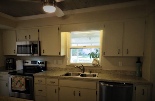 Venice Villa | 2 bed/2 Ba Venice Island Villa - Walk to Beach & Historic Downtown Venice!