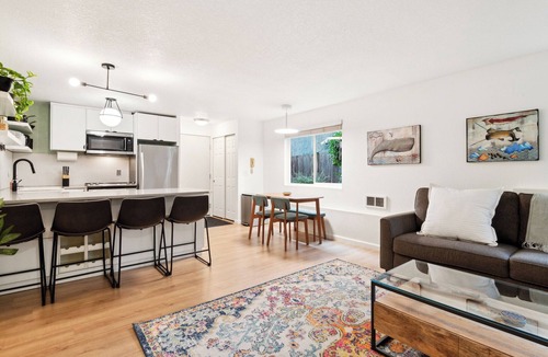 Old Ballard Condo | 2 bedroom, 1.5 bath Condo w/free Parking, Kitchen, WiFi, W/D & 97% walk score