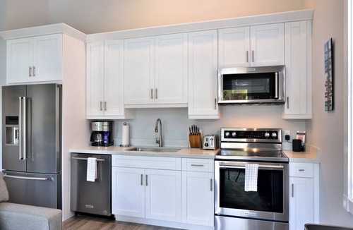 Meadows Condo | 2 Bedroom 1 Bath Condo at Bayfront Suites & Marina - CLEANING FEE INCLUDED