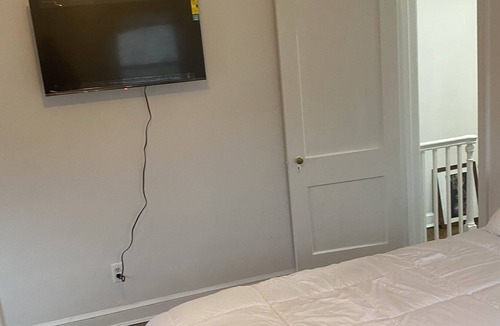 Fort Totten House | 2 bedroom 1 bath Quaint quiet location near Metro