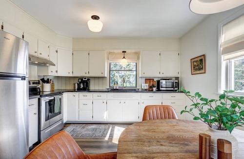 Gordonville Apartment | 2-bedroom apartment in gorgeous Ronks with cool AC