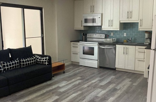 Bethesda Apartment | 2 bedroom apartment in an upscale part of Bethesda/DC