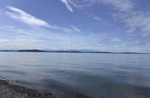 North Admiral Apartment | 2-bedroom apartment in peaceful Seattle neighborhood near beach and downtown