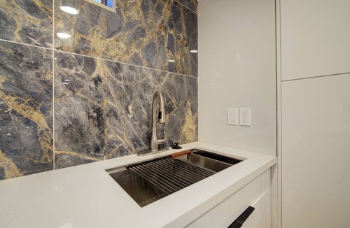 Mercer Island House | 2-bedroom downstairs unit in fabulous Mercer Island