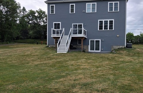 Attleboro House | 2-bedroom house in peaceful Attleboro with air conditioning. World cup essential