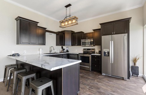 Ridgedale House | 2 Bedroom Lake View Villa - Unit 401