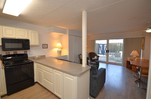 Rehoboth Beach Condo | 2 Bedrooms & 1 Bath in Rehoboth Beach, DE Ocean Block