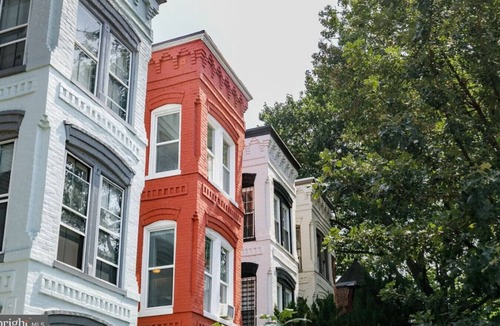 Stanton Park Apartment | 2 Blocks from Union Station Capitol Hill Apartment