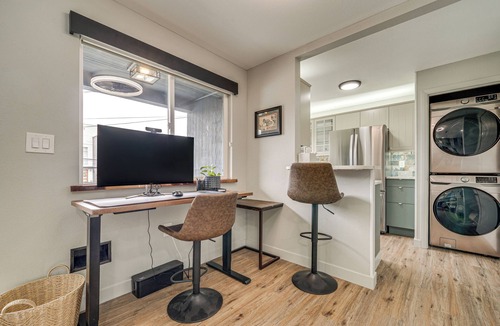 Alki House | 2 Blocks to Beach Park: Cozy Seattle Townhome