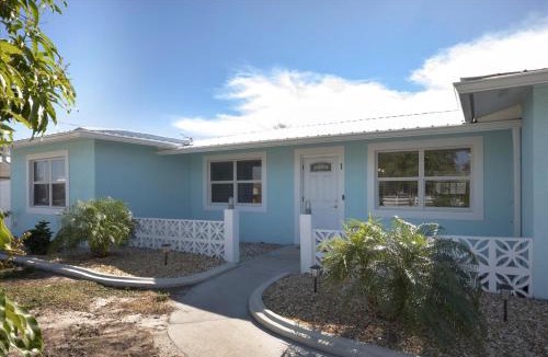 Grove City Apartment | 2 BR,Heated POOL, 1 Mile direct gulf access, GREAT Location, Dockage