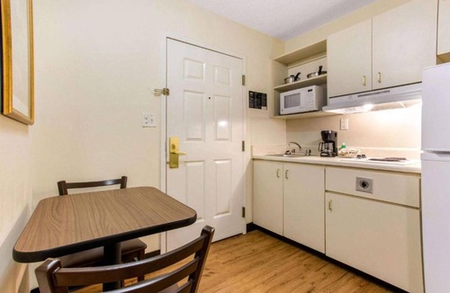 Myrtle Beach Apartment | 2 Full Beds | Smoking, Kitchen