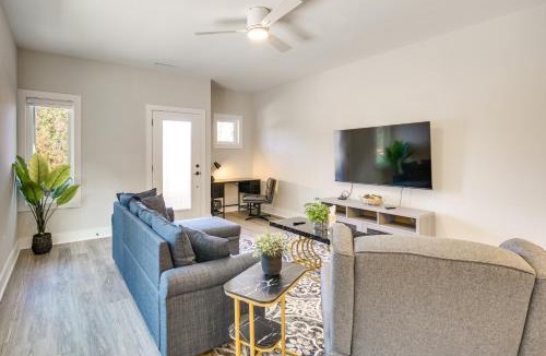Durham House | 2 Mi to Duke University: Townhome in Durham!