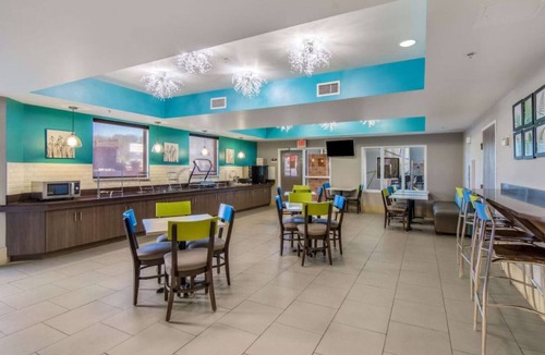 Wake Forest Hotel | 2 Pet-Friendly Rooms with Indoor Pool Minutes from The Factory's Shopping