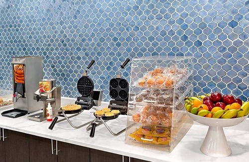 Reynoldsburg Hotel | 2-Star Hotel ∙ La Quinta Inn by Wyndham Columbus Airport Area