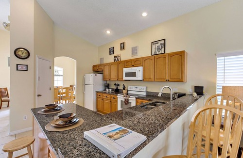 Davenport Villa | 2 Suites, 1 King, 5 Beds: Pool. Games Room #810 5 Bedroom Villa