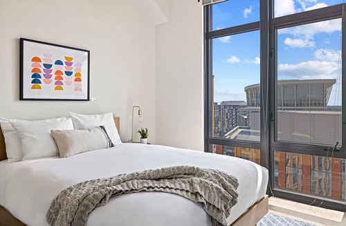 Bluemont Hotel | 2 Units | Ballston Haven |Rooftop View & Kitchen | Near US Marine Corps Memorial
