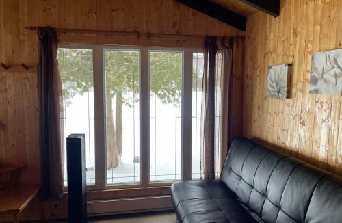 Lejeune Ski Chalet | 202 rang du Lac Lejeune - Chalet au bord du Lac