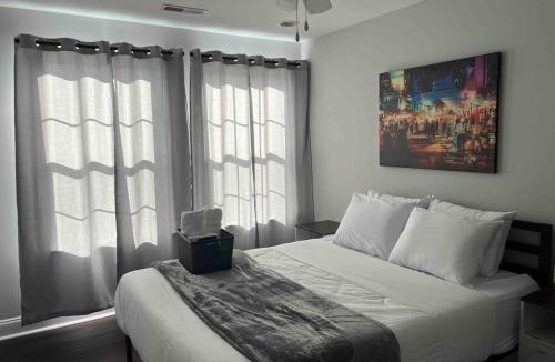 Nauck Apartment | 25 - Luxury 4 BR, 2 and half Baths, in Upper Level of the house, and nonsmoking