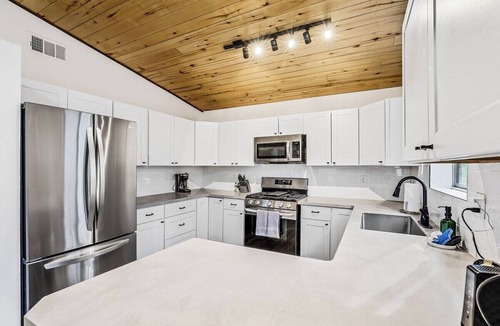 Munds Park Cabin | 25% Off Serene Cabin-Sauna-Game Room