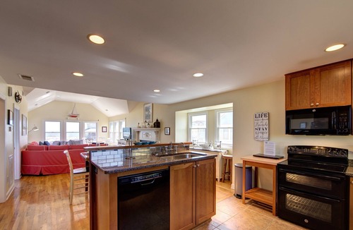 Duck House | 2883 - Swan's Quarters - Semi-Oceanfront Duck Retreat w/Hot Tub