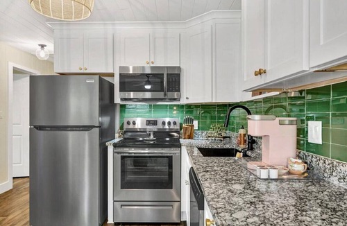 Safety Harbor Apartment | 2bd1b Apart DT Safety Harbor, FREE Wifi