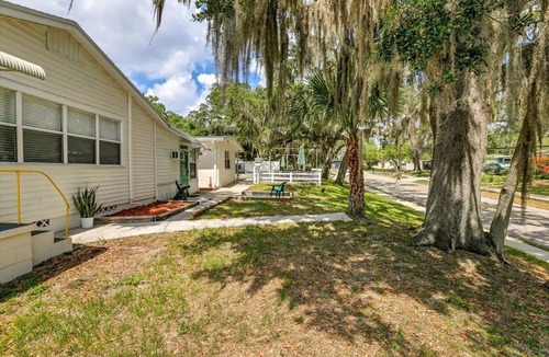 Safety Harbor Apartment | 2bd1b Apart DT Safety Harbor, FREE Wifi