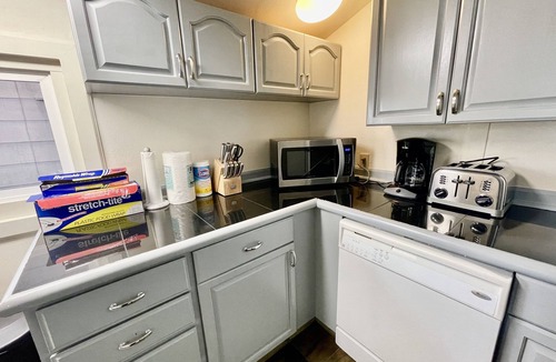 Columbia City House | 2BR/1.5BA - AC- Private upper unit of a duplex house. Few steps to Light Rail