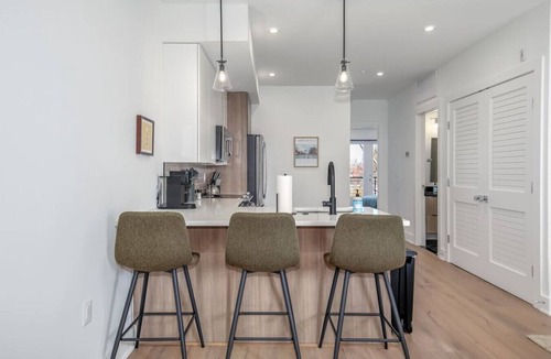 Southeast Hotel | 2BR Capitol Hill Apt w/Balcony - 3 Min to Metro!