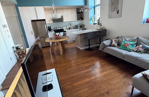 Montreal Condo | 2BR Condo in castle next to Jarry park & Marché Jean-Talon, gym, sauna, rooftop