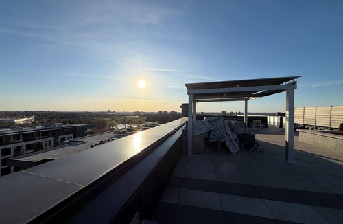 Montreal Condo | 2BR Condo in castle next to Jarry park & Marché Jean-Talon, gym, sauna, rooftop