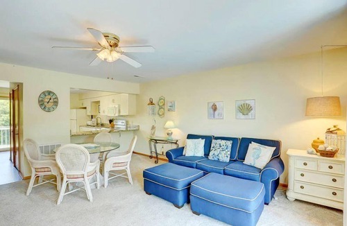 Sea Acres Condo | 2BR Duck Condo: Walk to Beach, Pool & Tennis