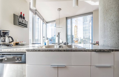 West Bellevue Apartment | 2BR | Gym, Pool | Bellevue | Sophari Towers M