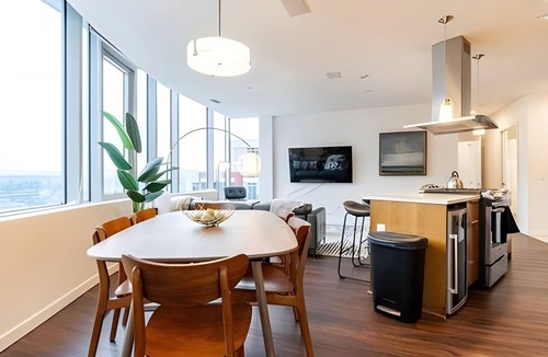 West Bellevue Apartment | 2BR Penthouse | Gym | Bellevue | Sophari Towers E
