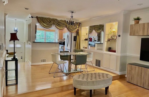 Reston Apartment | 3 Bd 1.5 Ba Glorious & Convenient DC 30 min metro