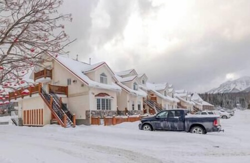 Fernie Apartment | 3 BDRM Condo - Superb Location - Parking