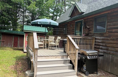 Greenville Junction Cabin | 3-bedroom cabin in heart of Greenville, WiFi, Roku, & snowmobile from driveway!