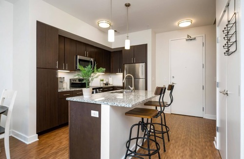 Grandview Heights Apartment | 3 Bedroom Centrally Located