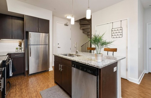 Grandview Heights Apartment | 3 Bedroom Centrally Located