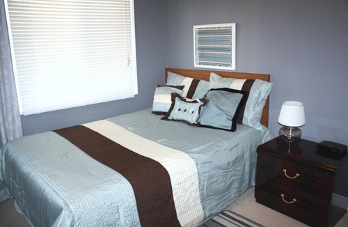 Whitby Apartment | 3 BEDROOM FULLY FURNISHED HOUSE DOWNTOWN WHITBY