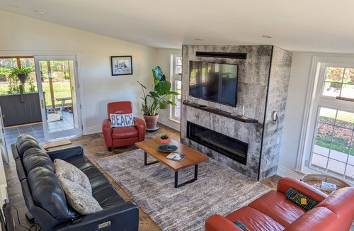 Clarksburg House | 3-bedroom house in wonderful Clarksburg, Town of Blue Mountains, with AC, WiFi