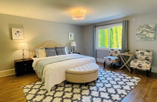 Meadowbrook House | 3-bedroom house in welcoming Seattle with fitness room, WiFi