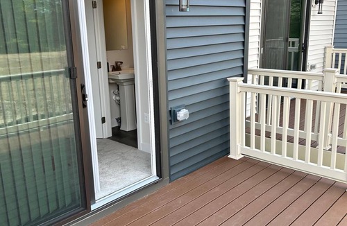 Glen Burnie House | 3-bedroom luxury vacation townhome in charming Glen Burnie with WiFi, AC