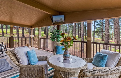 Parks House | 3 Bedroom Mountain Home in the Pines
