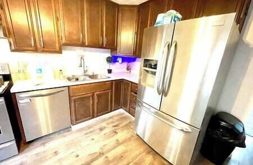 Summit Station House | 3 Bedroom Ranch - Hot Tub - Game Shed - Pet/Kids Welcome - Fenced - King Bed