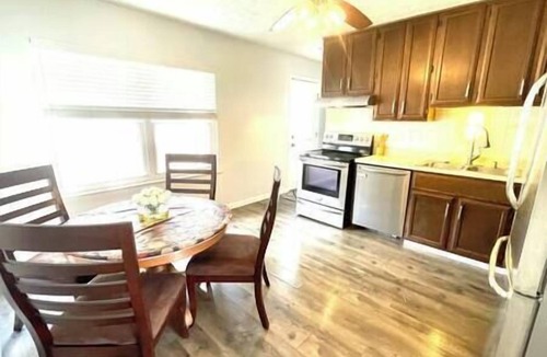 Summit Station House | 3 Bedroom Ranch - Hot Tub - Game Shed - Pet/Kids Welcome - Fenced - King Bed